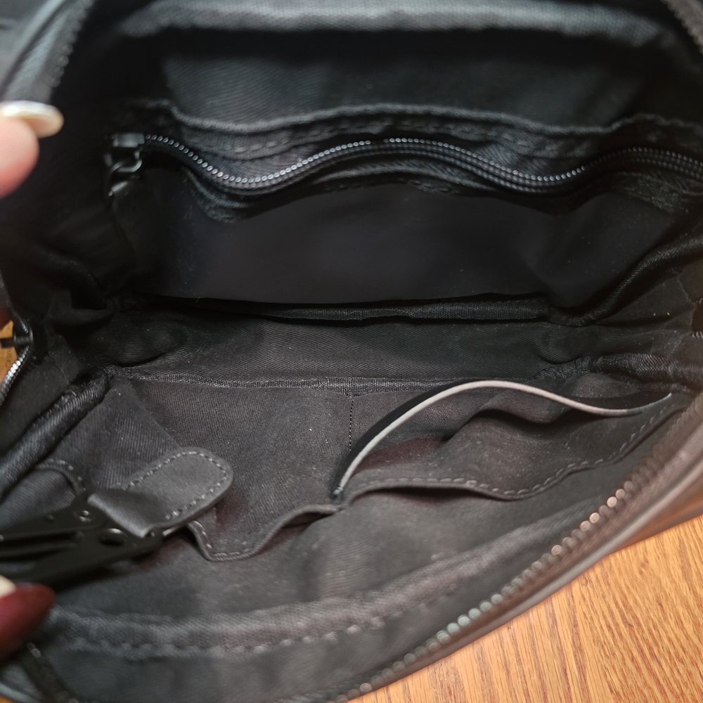 Monos Metro Duffel Black Vegan Leather Travel Bag Quicksnap Water Reaistant - Picture 16 of 16